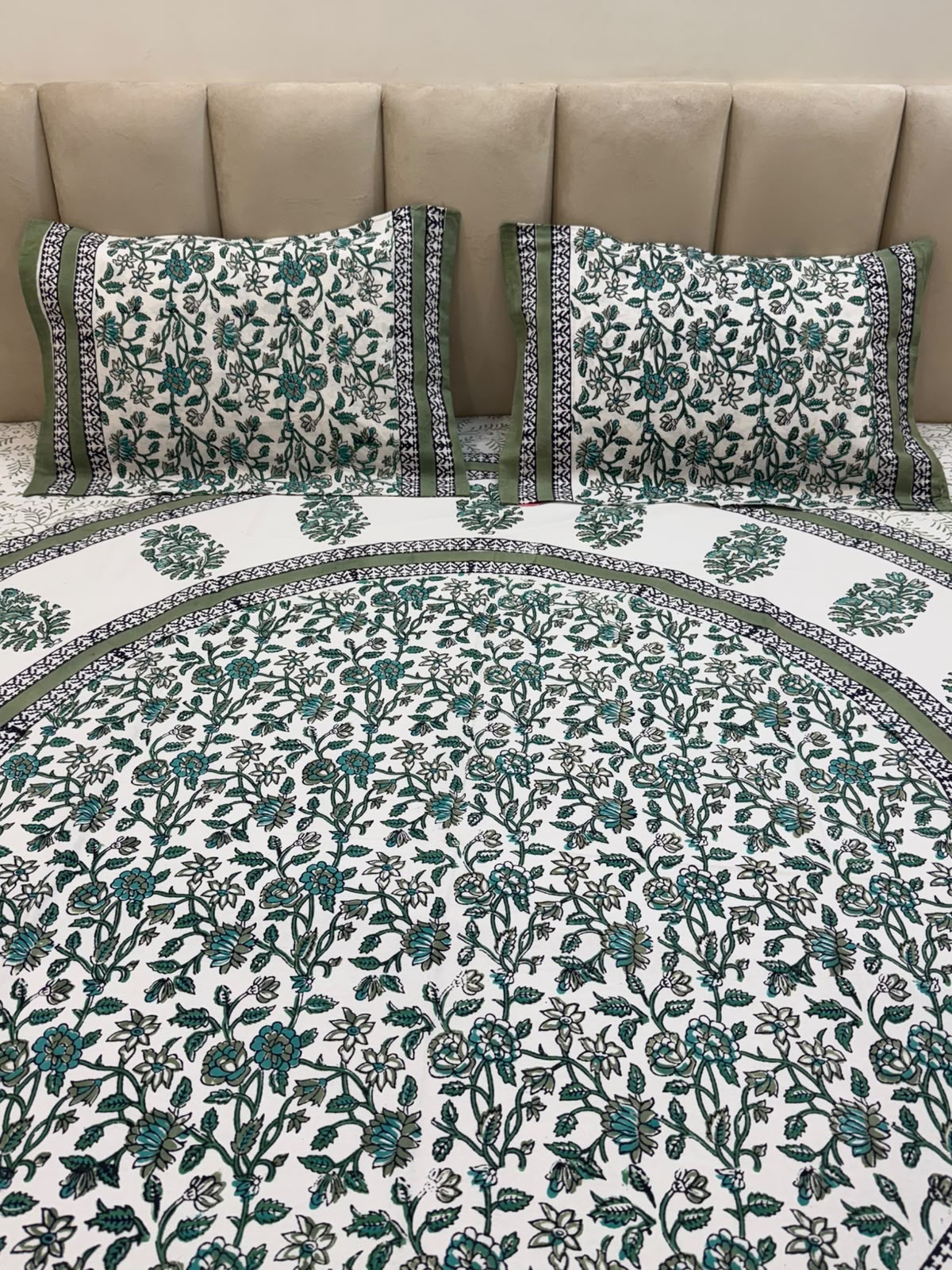 Double Bedsheet with Pillow Covers