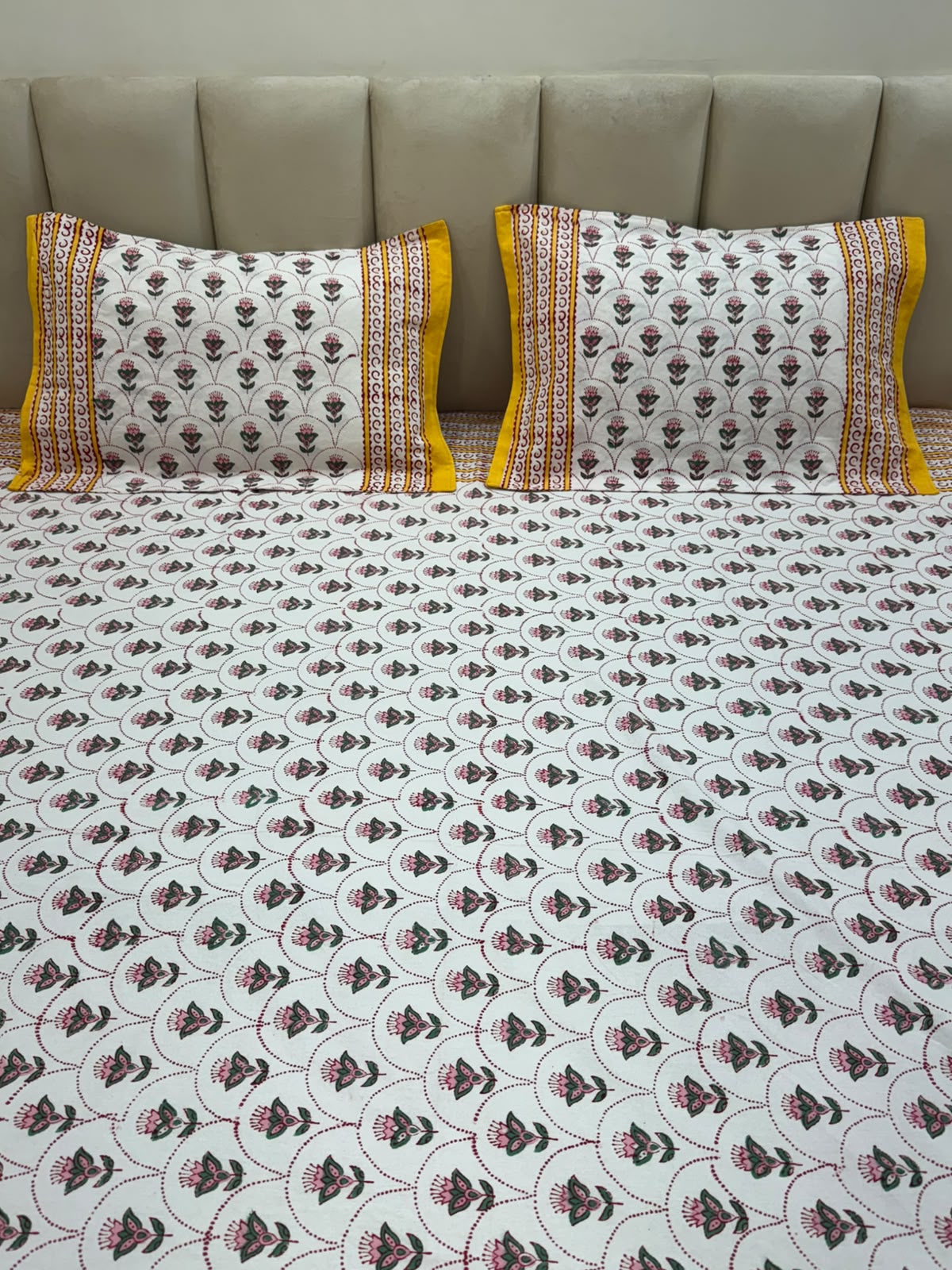 Double Bedsheet with Pillow Covers