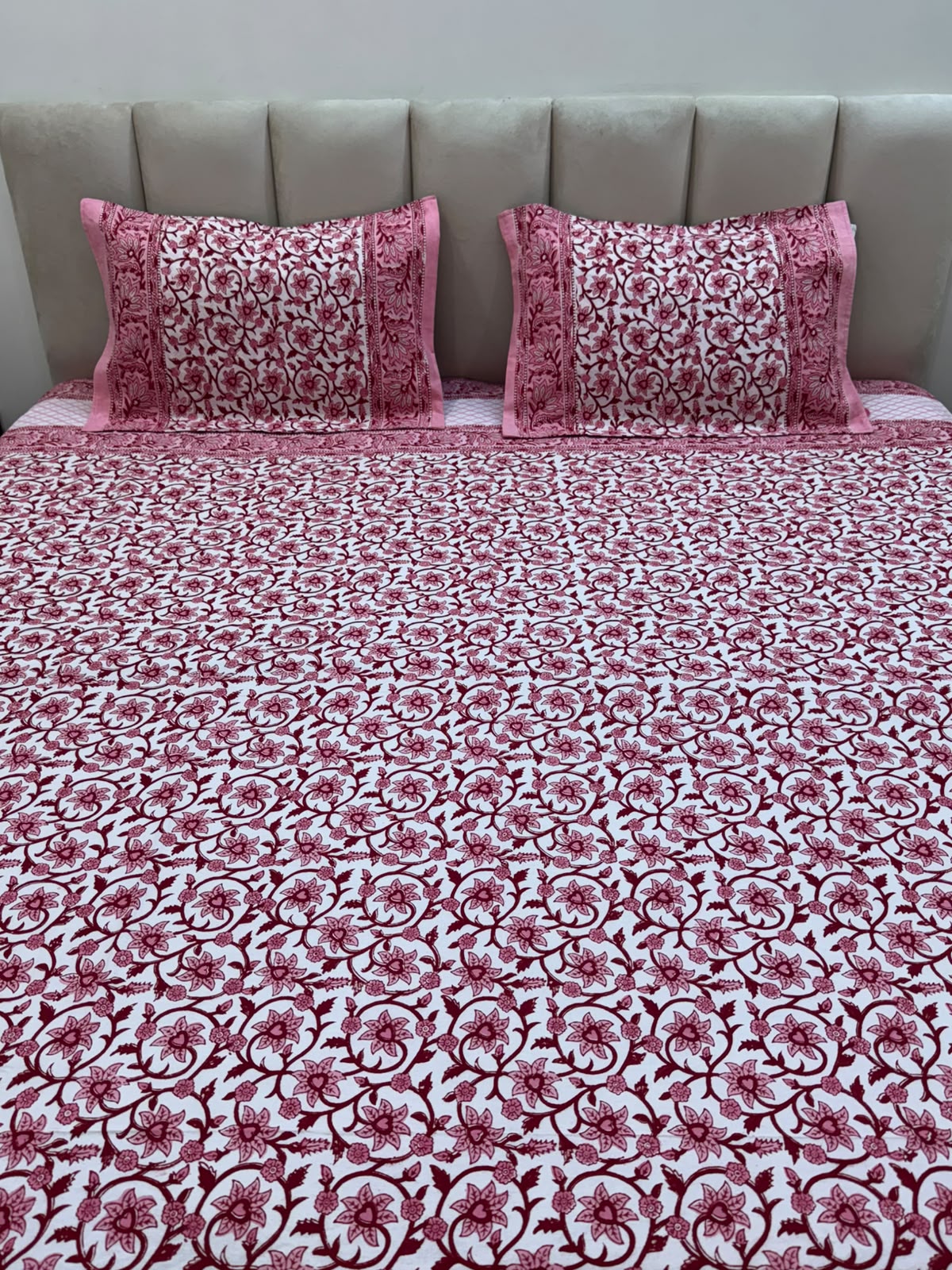 Double Bedsheet with Pillow Covers