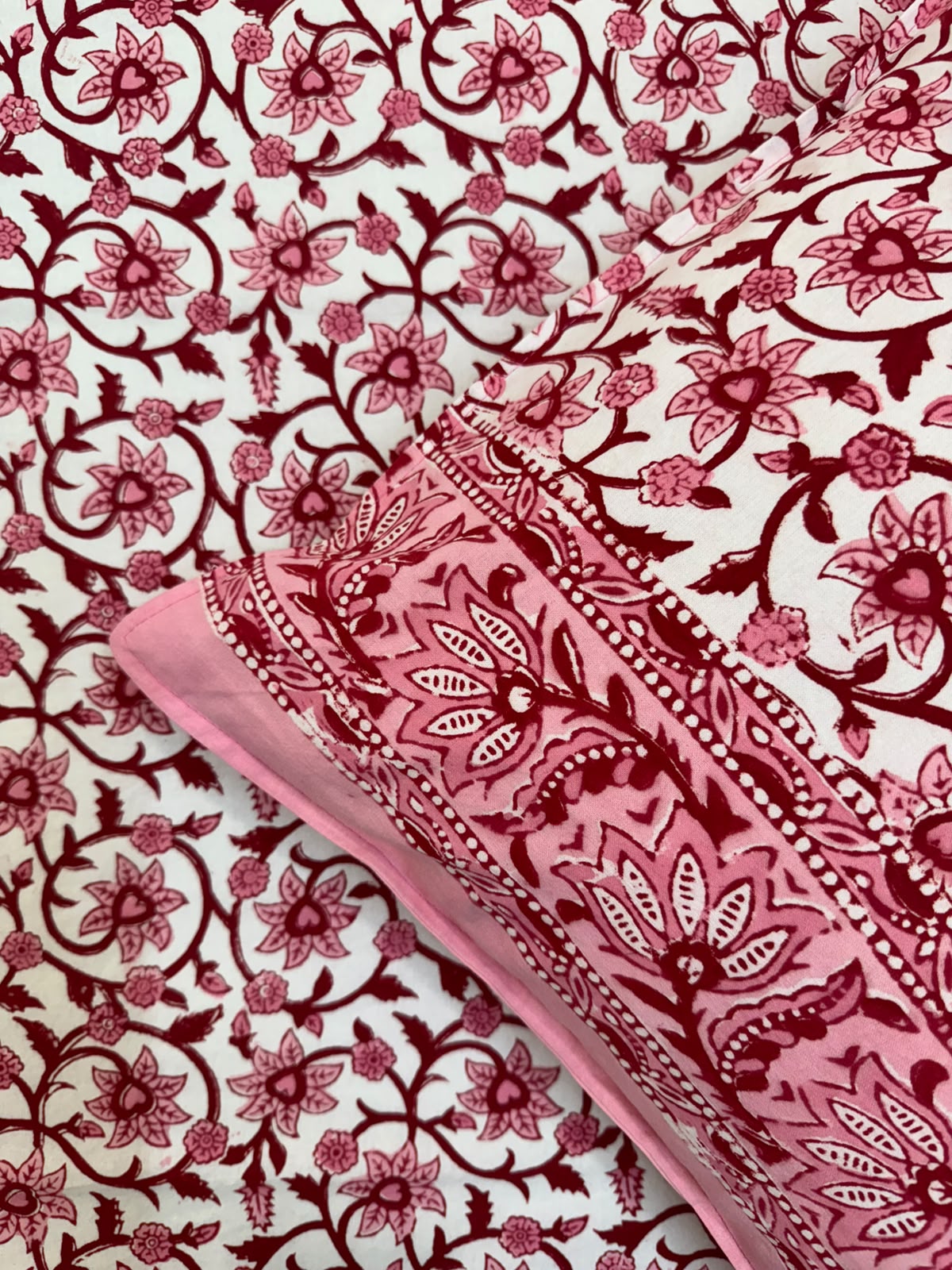 Double Bedsheet with Pillow Covers