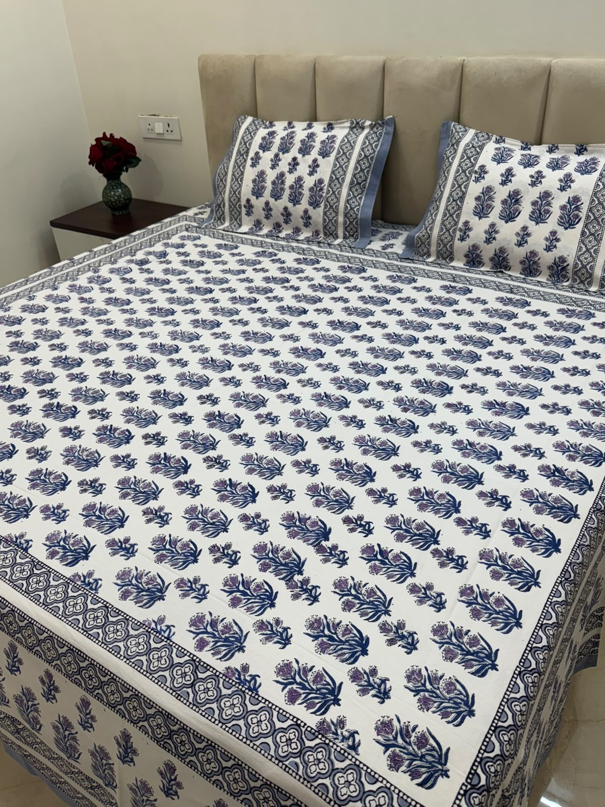Double Bedsheet with Pillow Covers