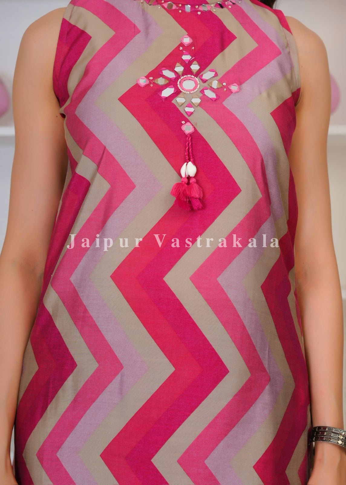 Cranberry ZigZag Muslin Sleeveless Kurta Coord