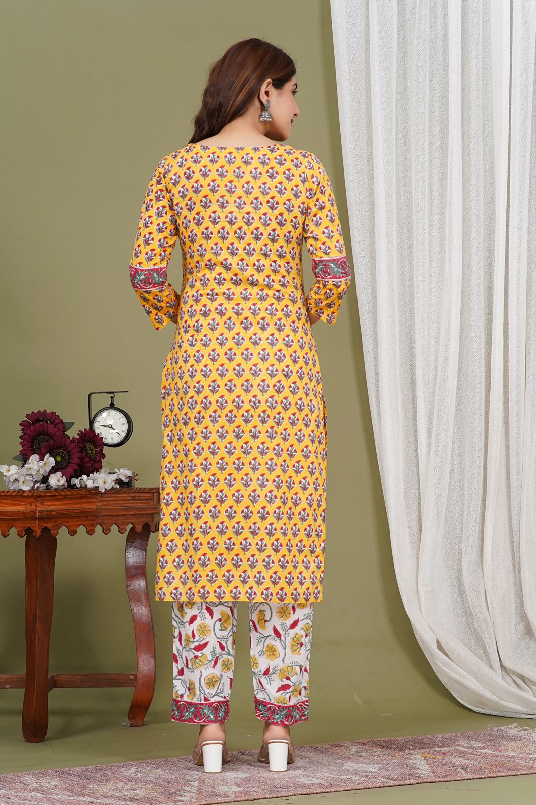 Sunshine Booti Delight Kurta Pant Set