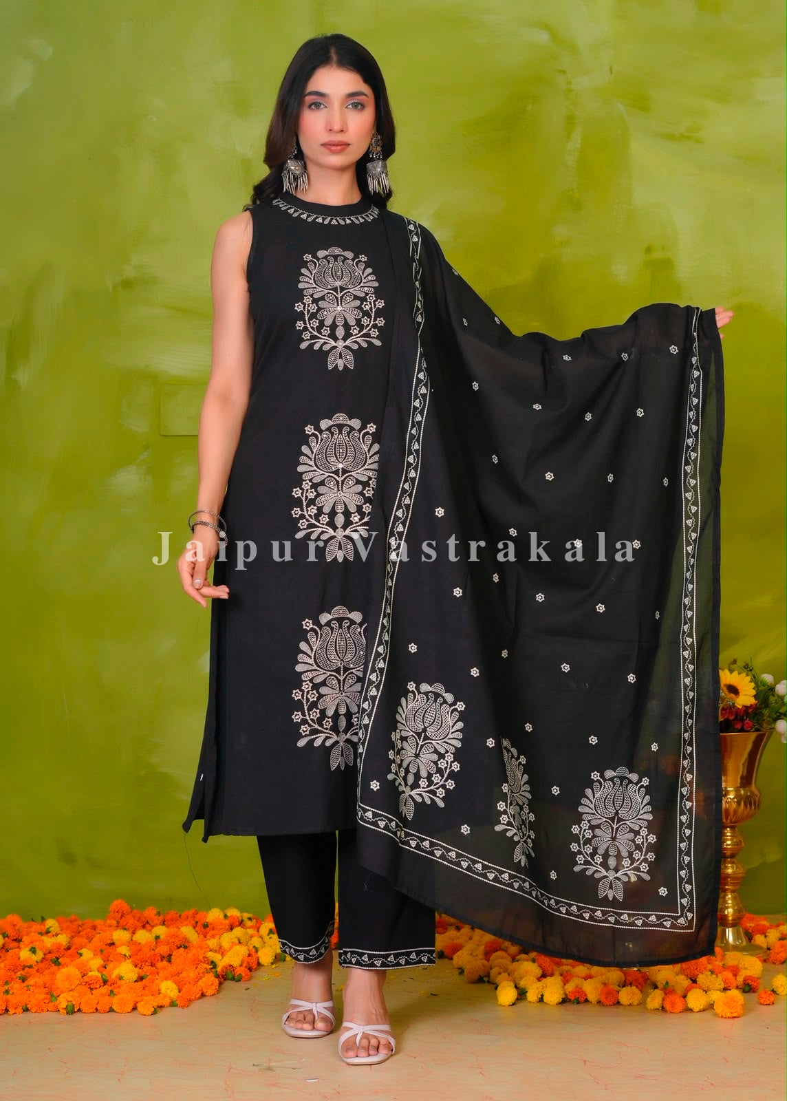 Black Lotus Embroidery Sleeveless Flex Dupatta Set