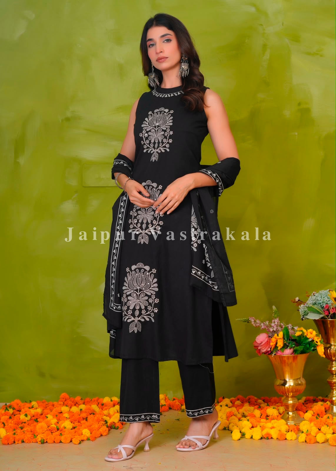 Black Lotus Embroidery Sleeveless Flex Dupatta Set