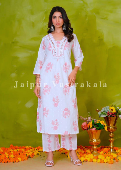 Soothing Peach Boota Cotton Dupatta Set