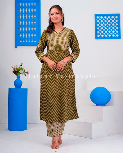 Olive Ikkat Strokes Cotton Dupatta Set