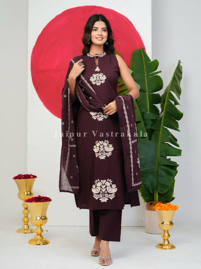 Cocoa Sparrow Embroidery Flex Suit Set