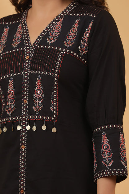 Black Elegance Thread Embroidery Cotton Suit