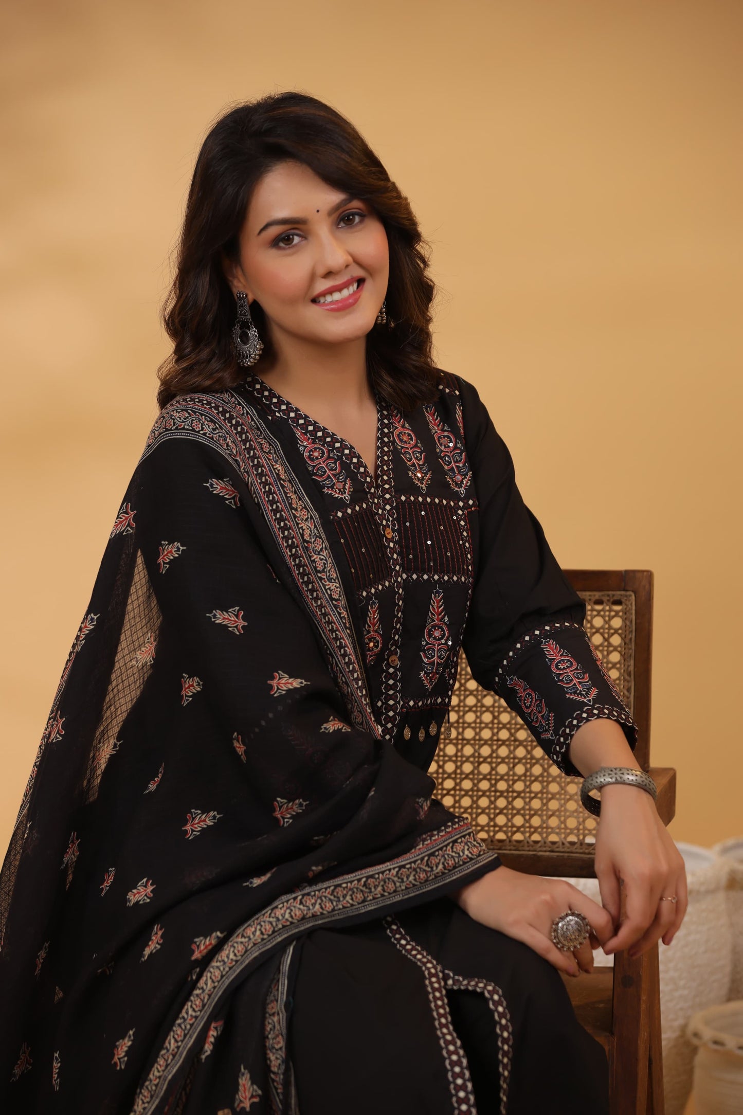 Black Elegance Thread Embroidery Cotton Suit