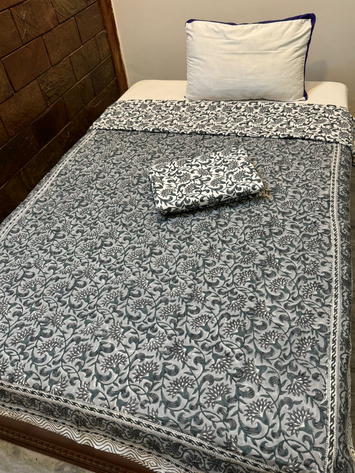 Dusky Canopy Single Bed Reversible Dohar