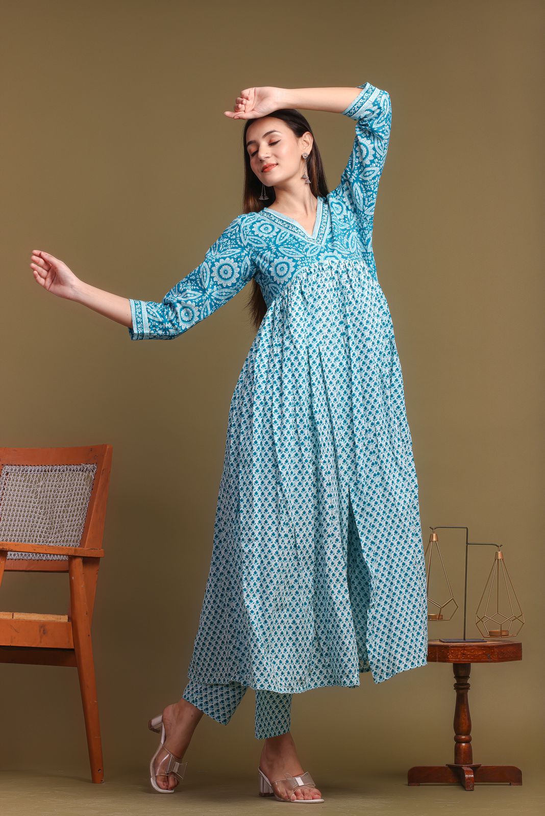 Blue front slit kurta with pants- set of two